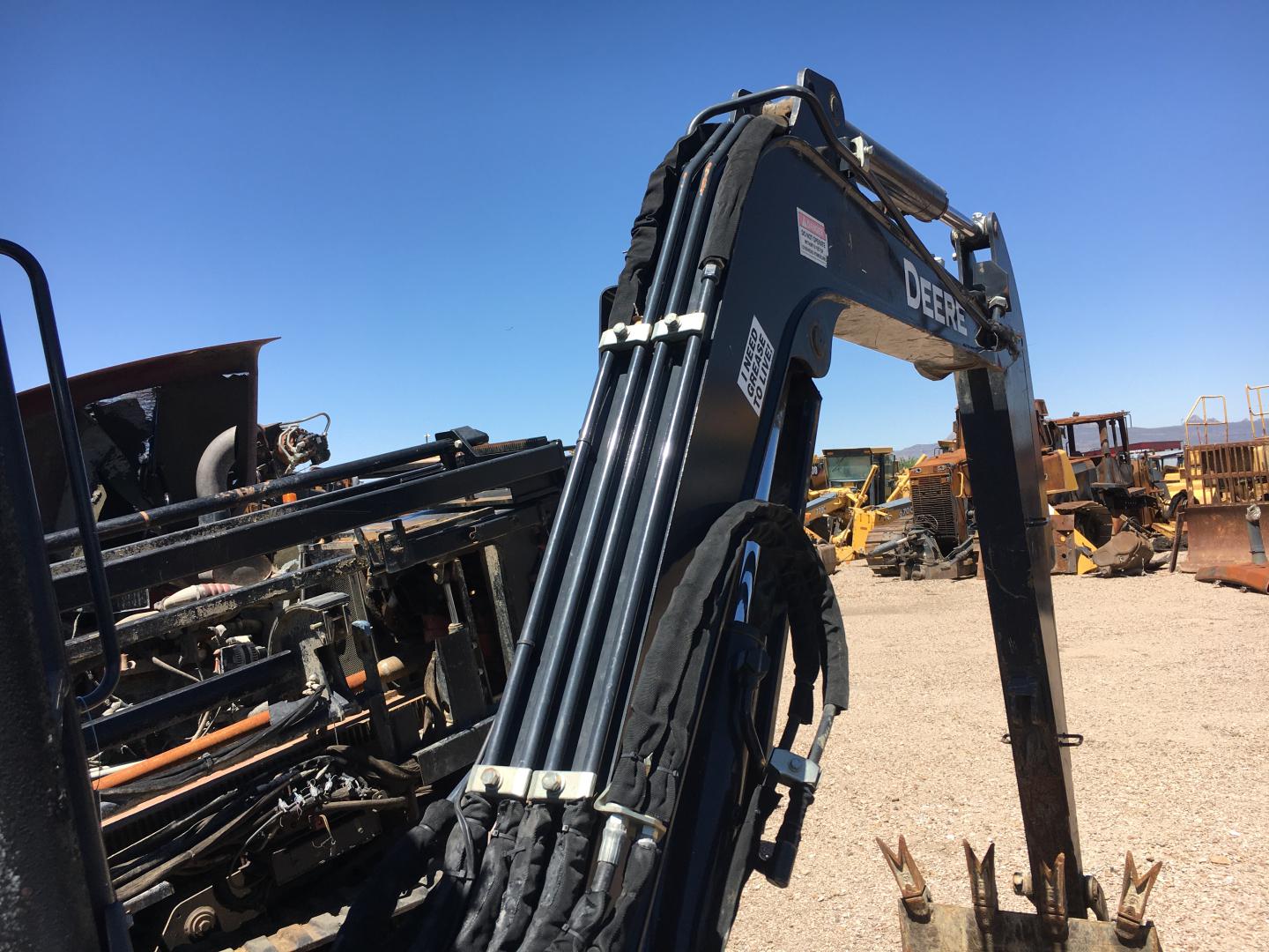 ./imagenes/INVOICE/2019/16378/MINIEXCAVADORA JOHN DEERE 35G PARA PARTES (13).JPG